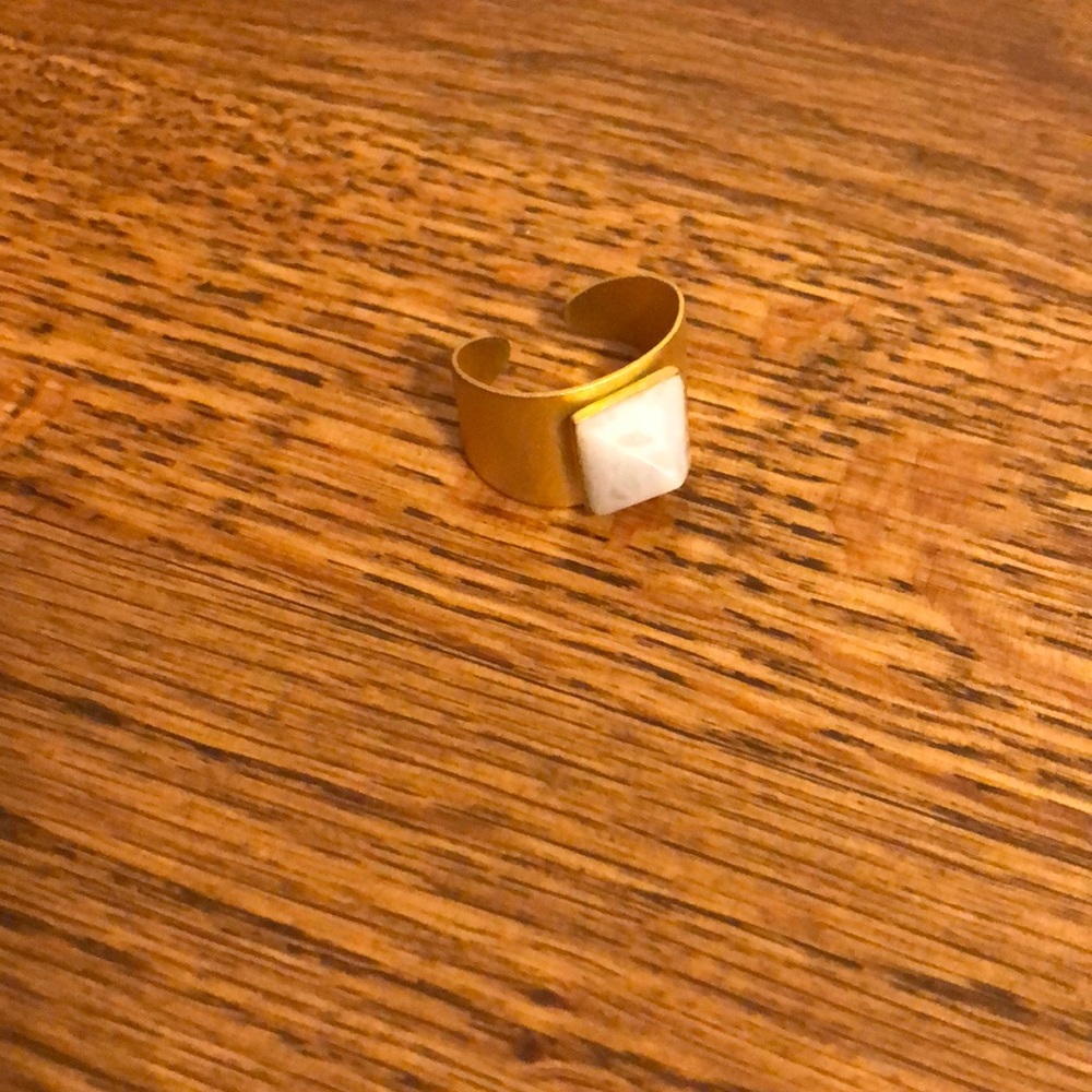 PYRAMID RING - Picture 2 of 2